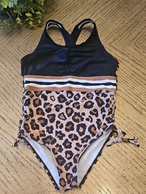 Kids Leopard Print One-Piece Swimsuit Size 7 NEW no Tag